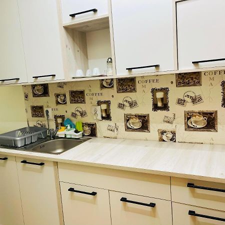 Private Apartment In The City Centre. 오라데아 외부 사진