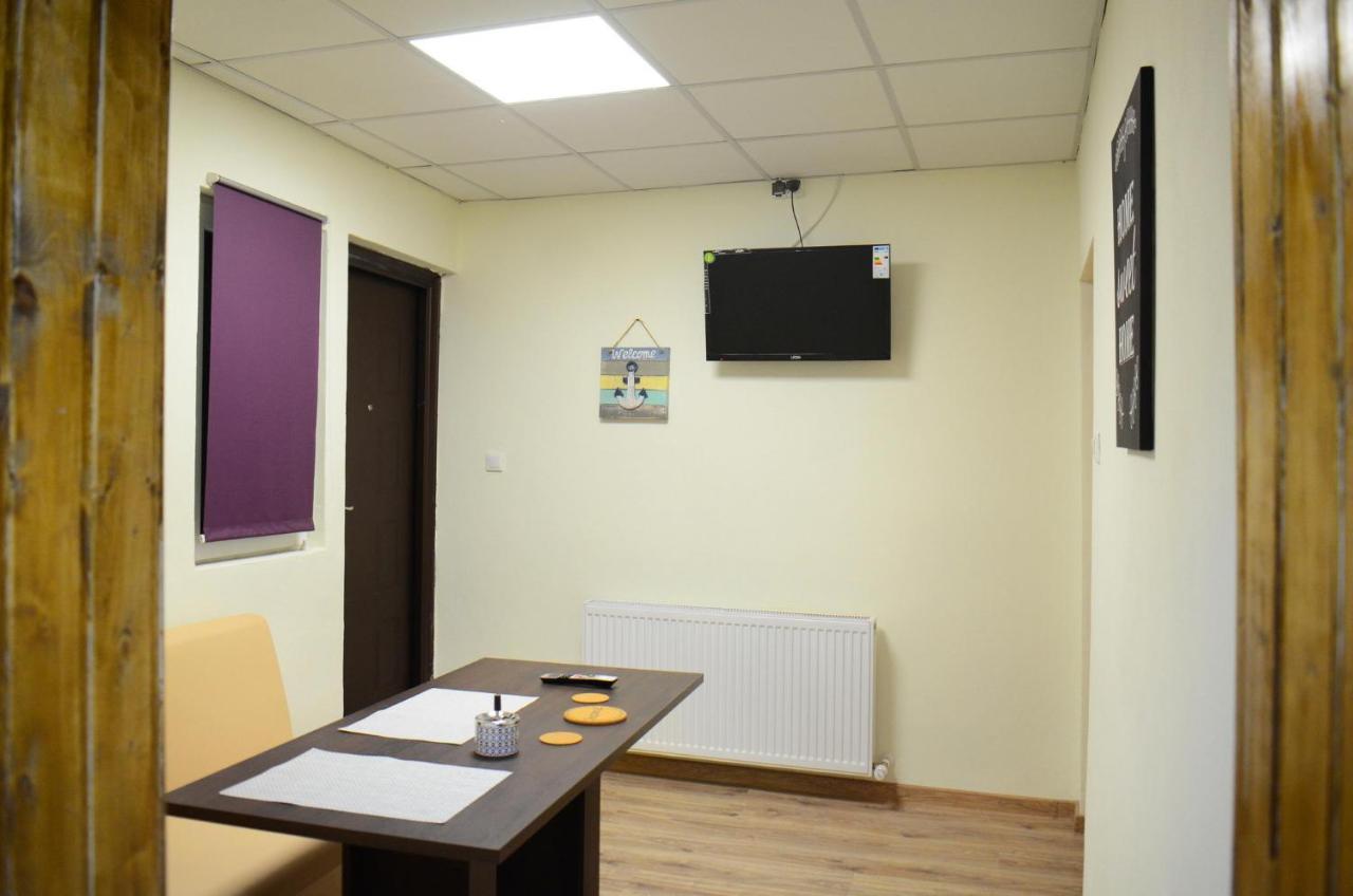 Private Apartment In The City Centre. 오라데아 외부 사진