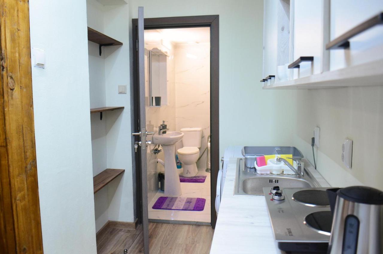 Private Apartment In The City Centre. 오라데아 외부 사진