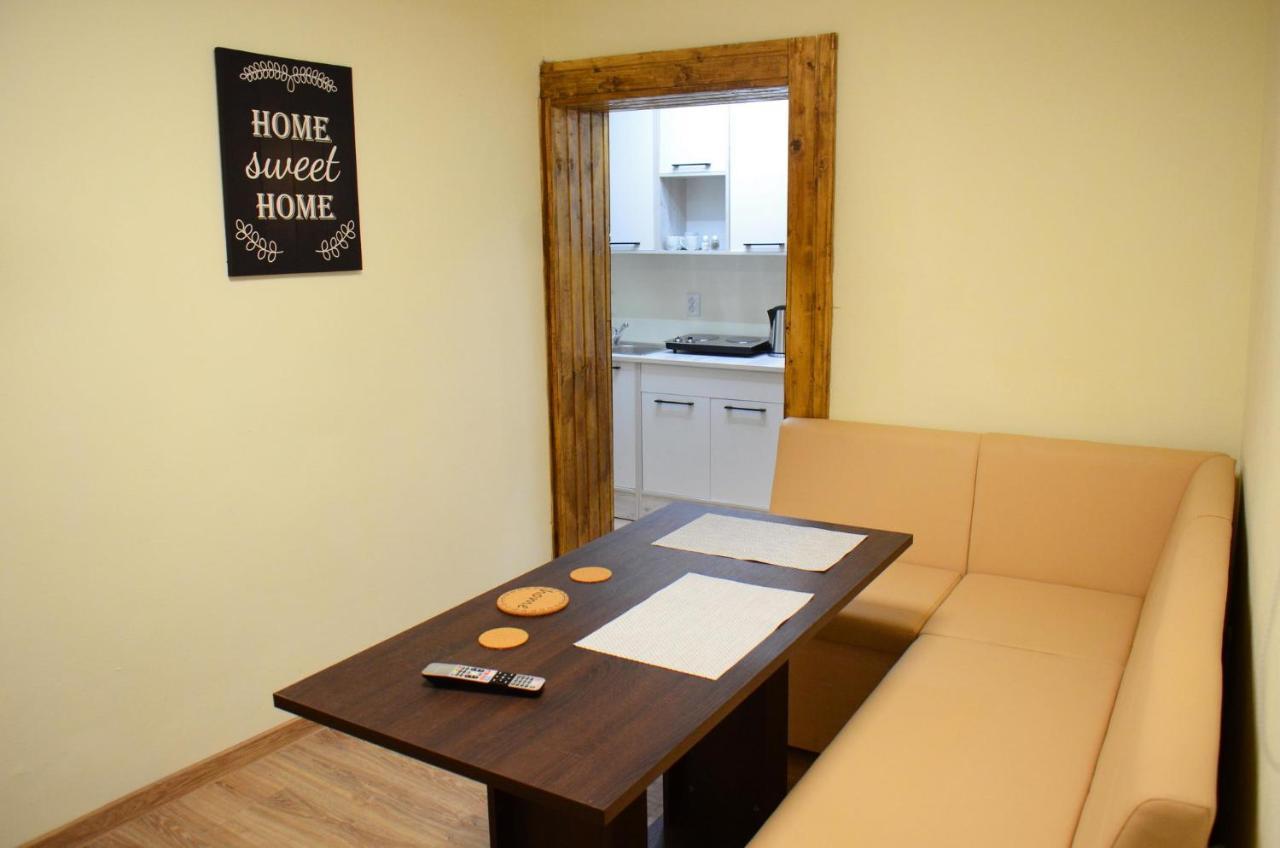 Private Apartment In The City Centre. 오라데아 외부 사진