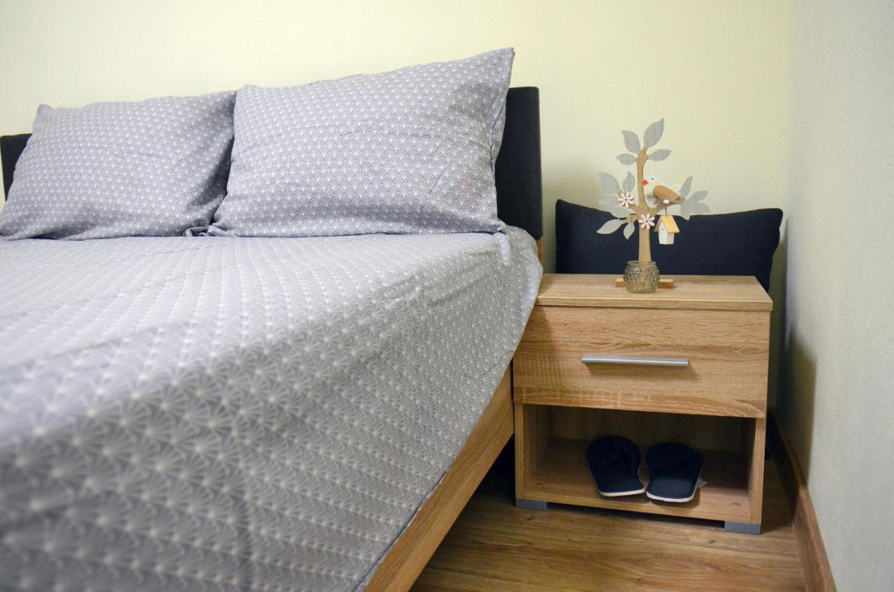 Private Apartment In The City Centre. 오라데아 외부 사진