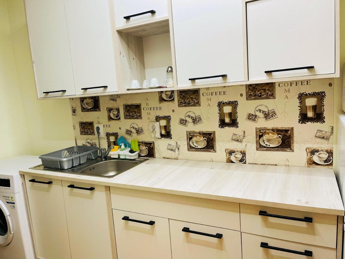Private Apartment In The City Centre. 오라데아 외부 사진
